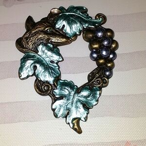 Rare VTG Grape Hand Painted Brooch